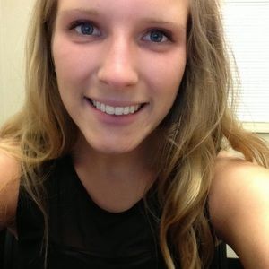 Meet your Posher, Emi